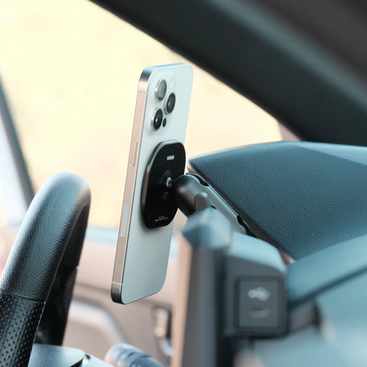 Toyota Tacoma 2024-2025 | 4Runner 2025 MagSafe-compatible Phone Mount