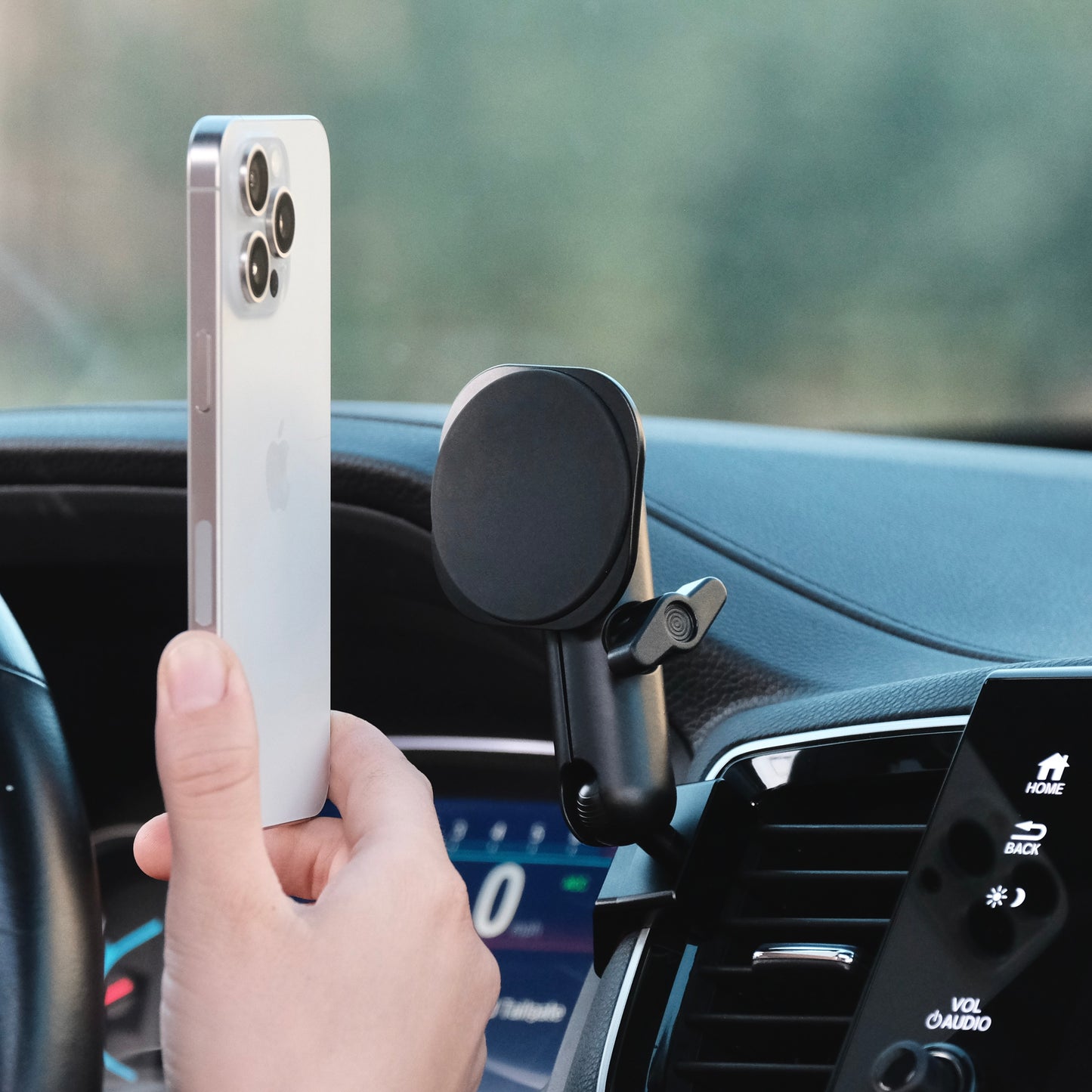 Honda Ridgeline 2016-2026 | Passport 2019-2025 | Pilot 2016-2022 MagSafe-compatible Phone Mount