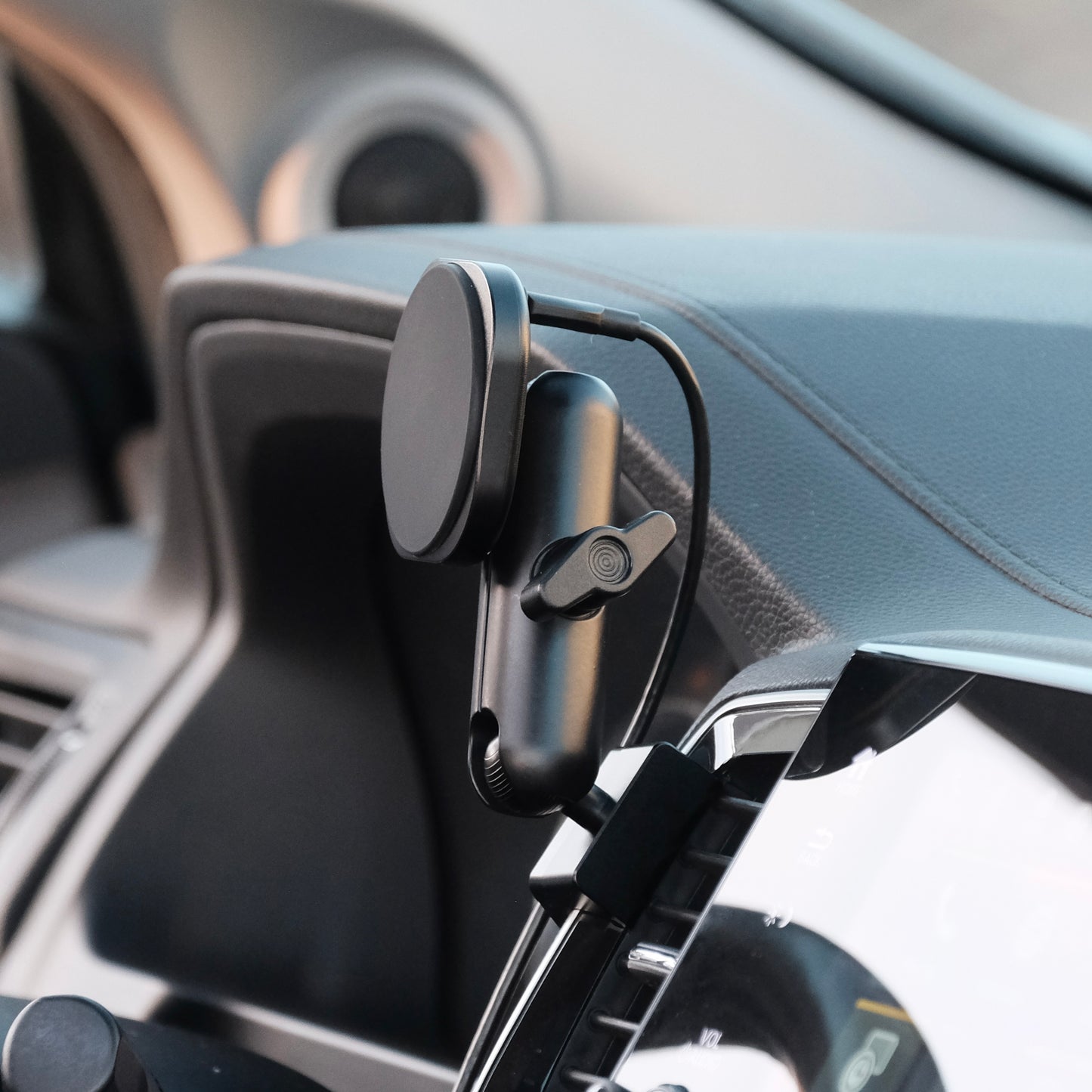 Honda Ridgeline 2016-2026 | Passport 2019-2025 | Pilot 2016-2022 MagSafe-compatible Phone Mount