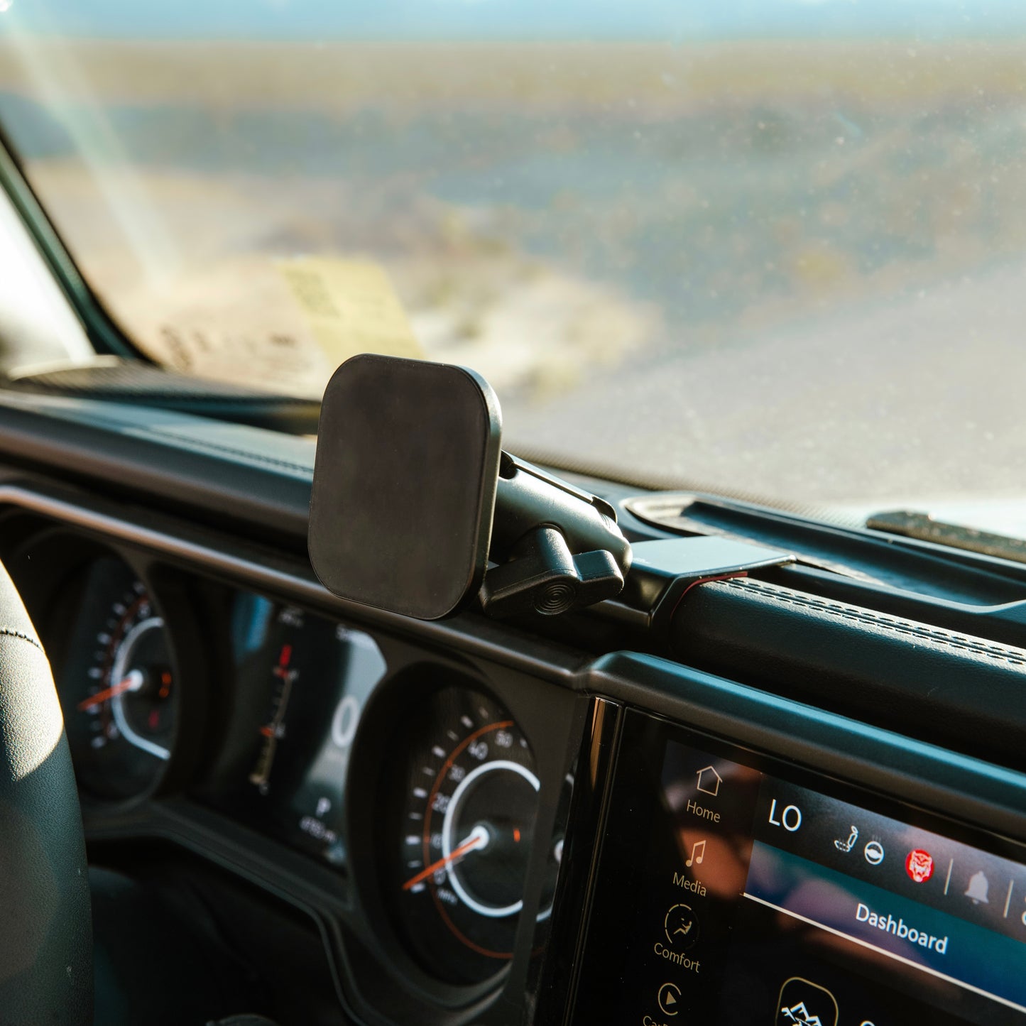 Jeep Wrangler | Gladiator 2024-2026 MagSafe-compatible Phone Mount